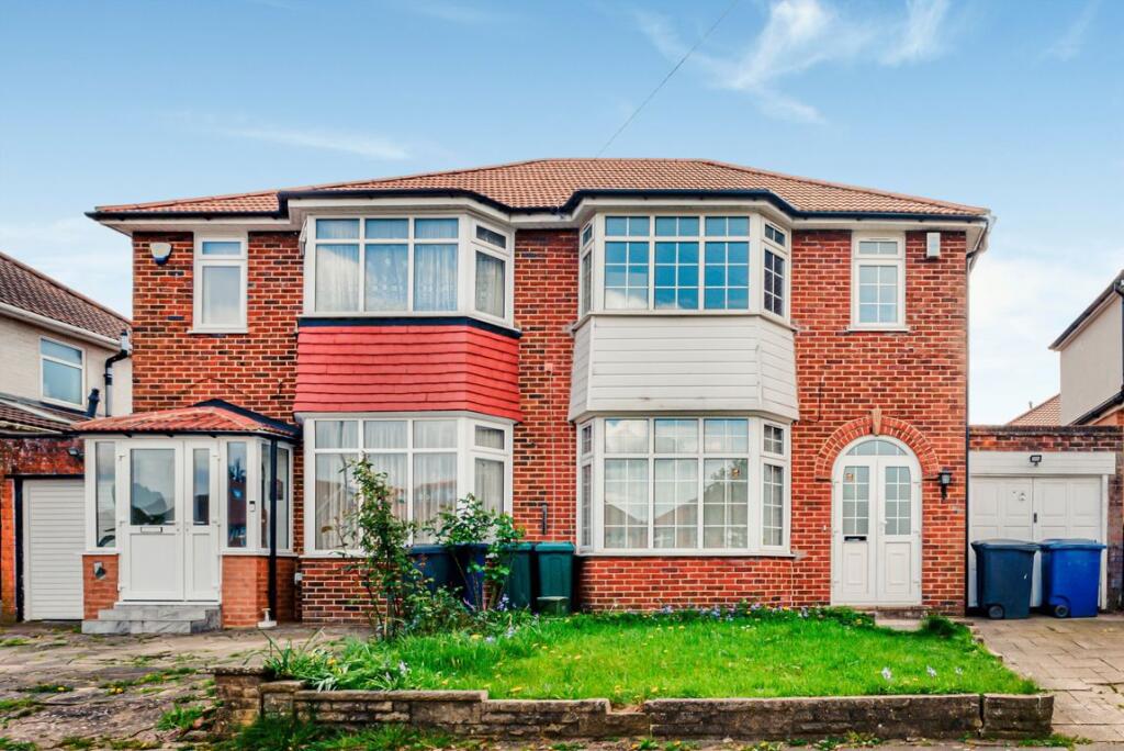3 bed Detached for rent in Greenford. From Robertson Smith & Kempson - Ealing