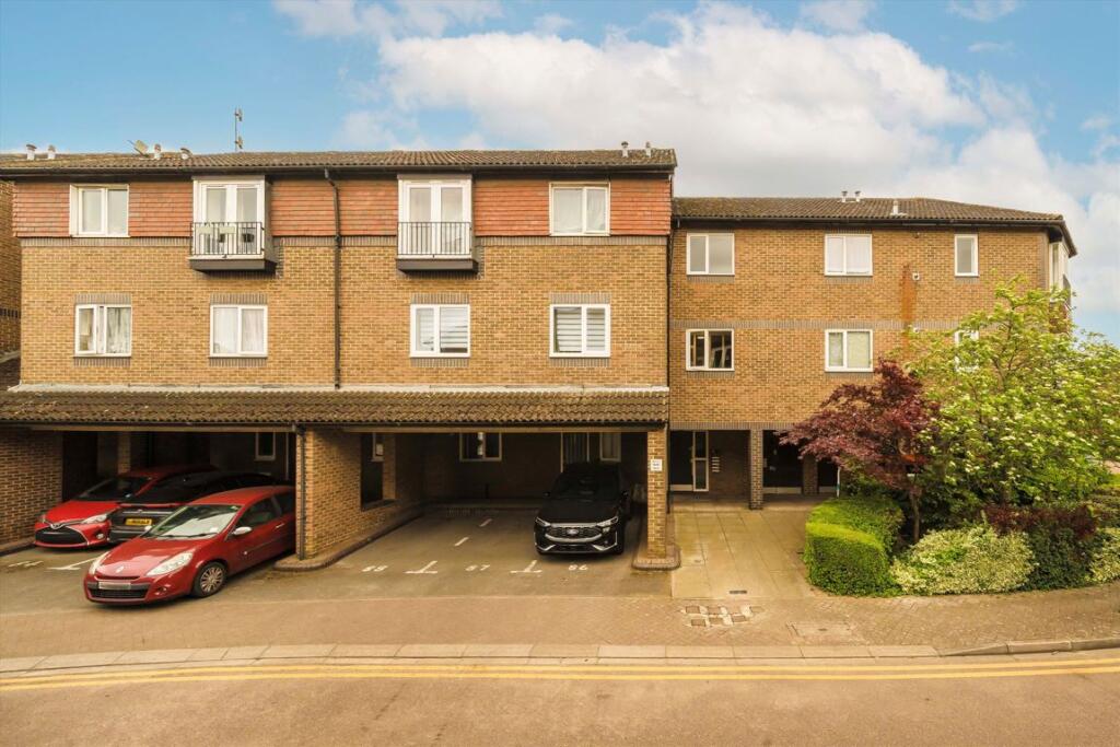 2 bed 1st Floor Flat for rent in Wembley. From Robertson Smith & Kempson - Ealing