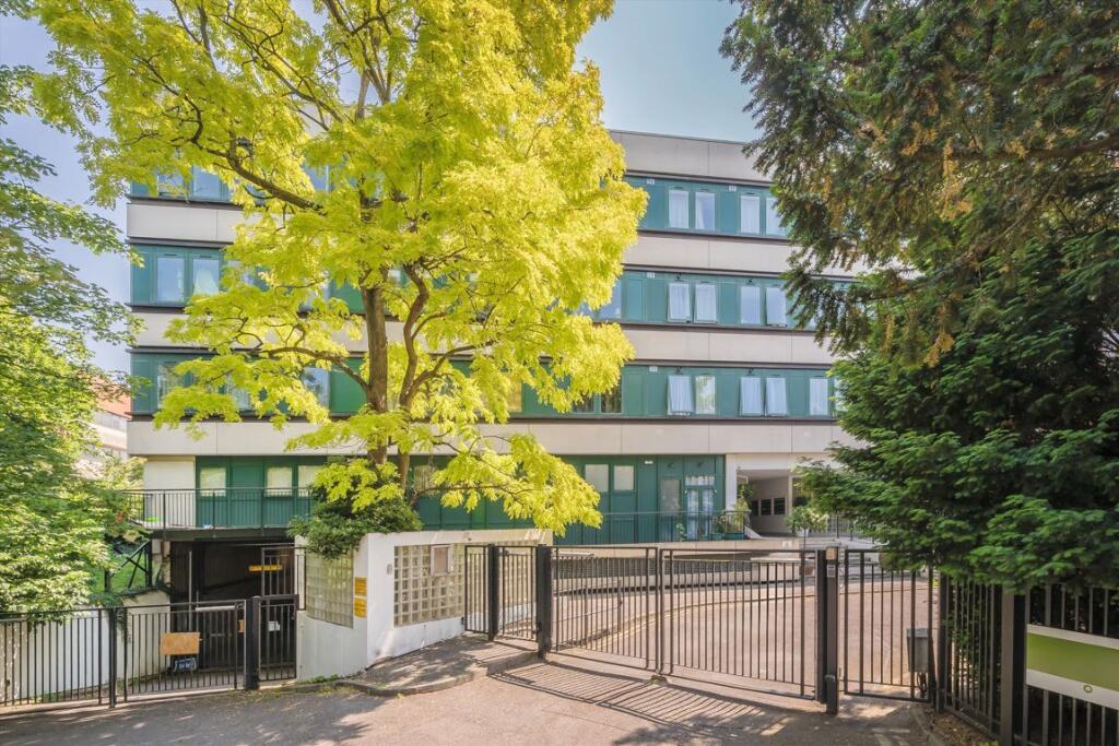 2 bed 1st Floor Flat for rent in Wembley. From Robertson Smith & Kempson - Ealing