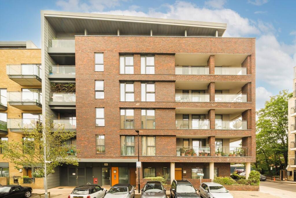 1 bed 1st Floor Flat for rent in Greenford. From Robertson Smith & Kempson - Ealing