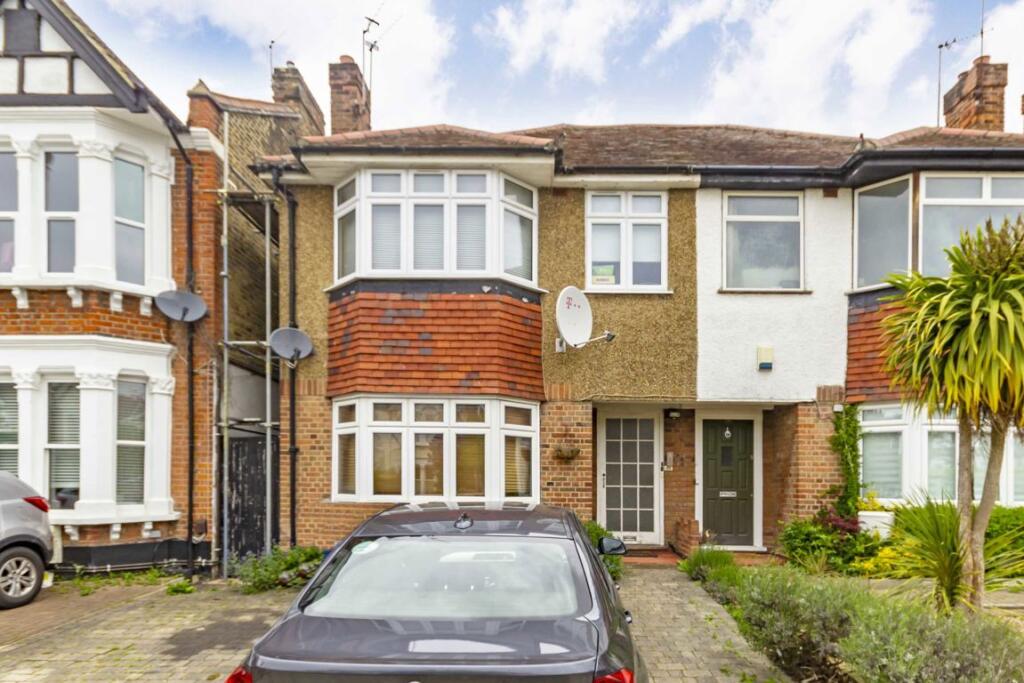 2 bed 1st Floor Flat for rent in Greenford. From Robertson Smith & Kempson - Ealing 2 bed 1st Floor Flat for rent in Greenford. From Robertson Smith & Kempson - Ealing