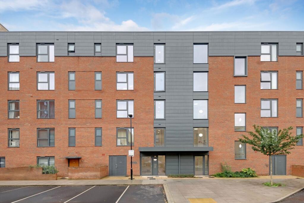 1 bed 1st Floor Flat for rent in Greenford. From Robertson Smith & Kempson - Ealing