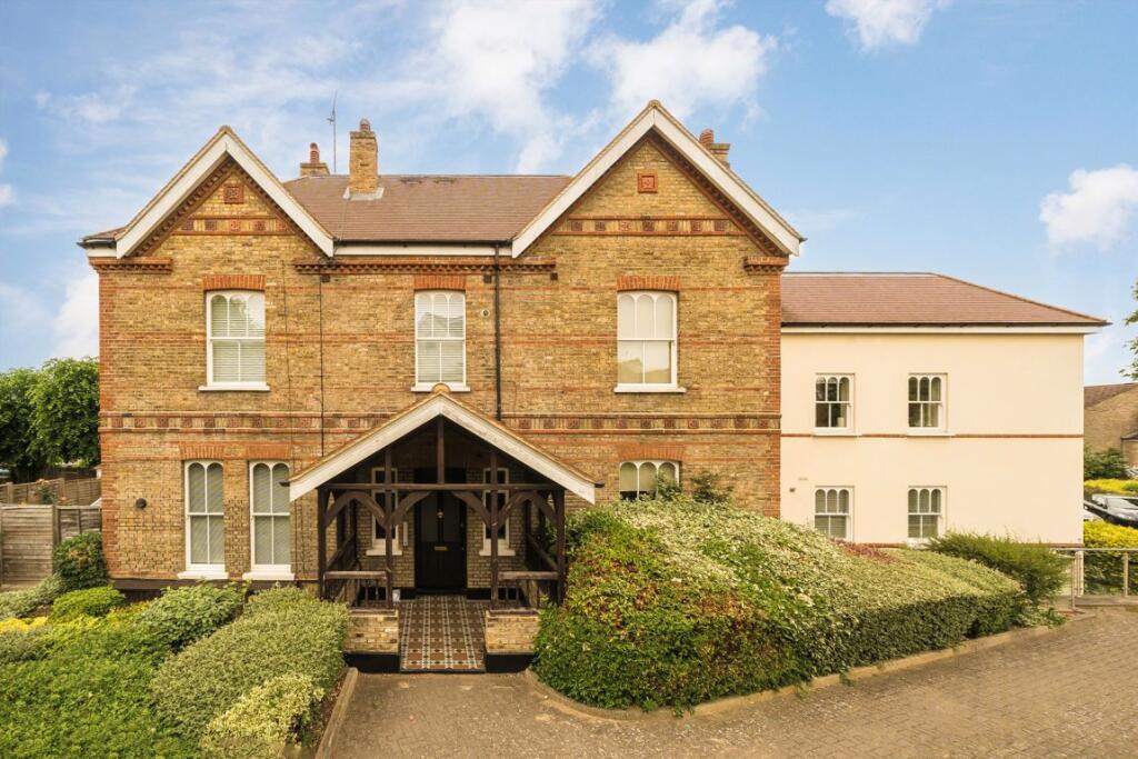 1 bed 1st Floor Flat for rent in Greenford. From Robertson Smith & Kempson - Ealing