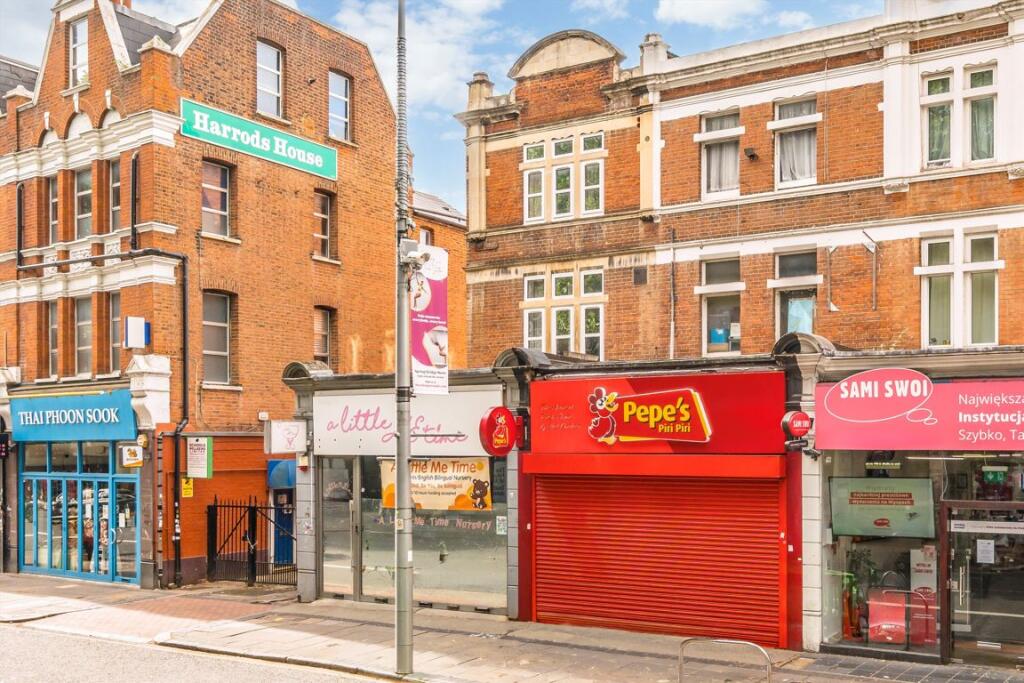 4 bed Studio for rent in Acton. From Robertson Smith & Kempson - Ealing 4 bed Studio for rent in Acton. From Robertson Smith & Kempson - Ealing