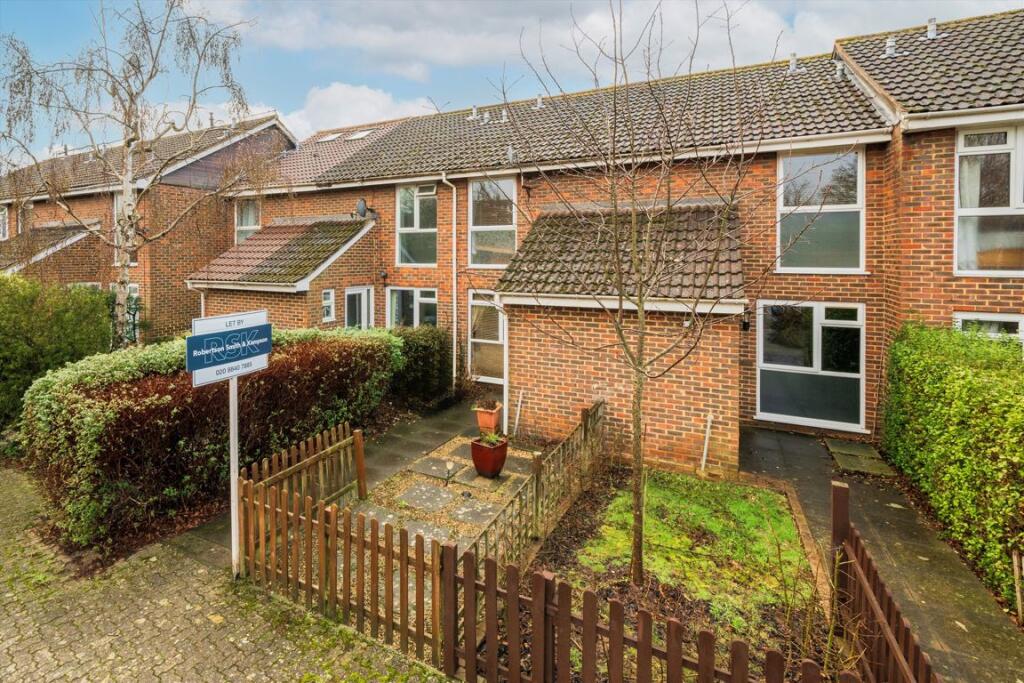 2 bed Detached for rent in Acton. From Robertson Smith & Kempson - Ealing