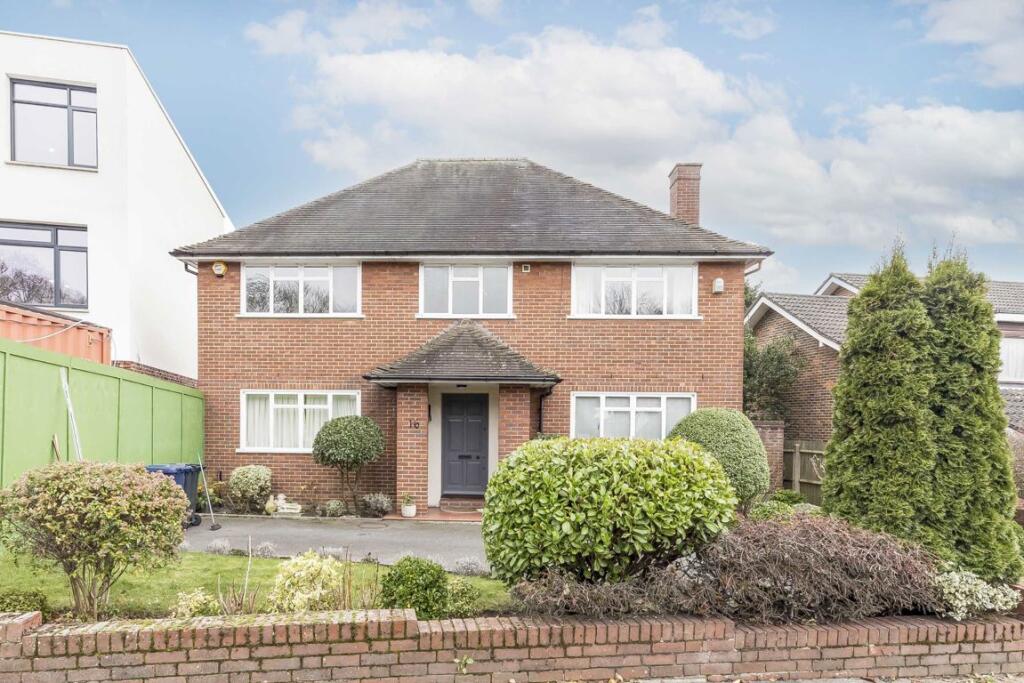 4 bed Detached for rent in Acton. From Robertson Smith & Kempson - Ealing 4 bed Detached for rent in Acton. From Robertson Smith & Kempson - Ealing
