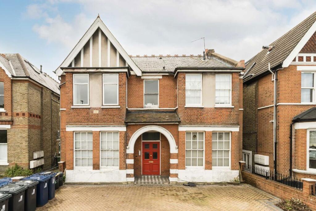 1 bed 1st Floor Flat for rent in Acton. From Robertson Smith & Kempson - Ealing