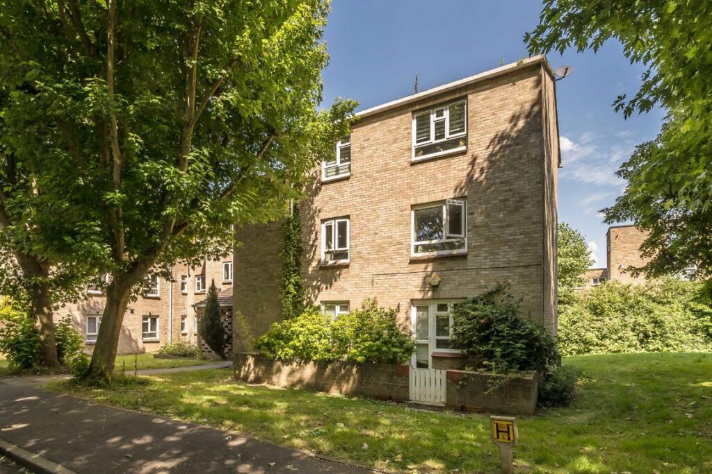 1 bed 1st Floor Flat for rent in Greenford. From Robertson Smith & Kempson - Ealing