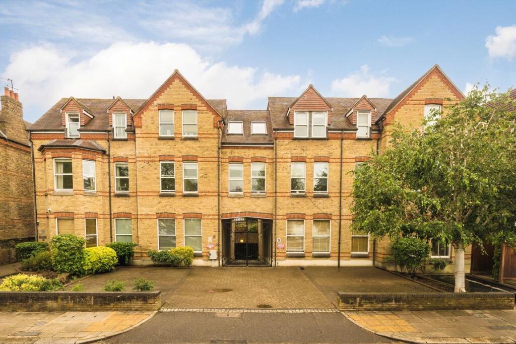 2 bed 1st Floor Flat for rent in Acton. From Robertson Smith & Kempson - Ealing 2 bed 1st Floor Flat for rent in Acton. From Robertson Smith & Kempson - Ealing