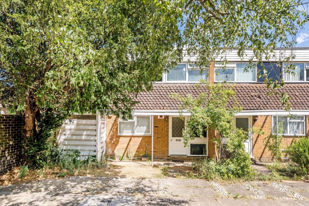 3 bed Detached for rent in Greenford. From Robertson Smith & Kempson - Ealing
