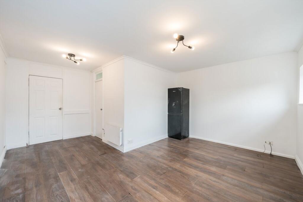 2 bed 1st Floor Flat for rent in Greenford. From Robertson Smith & Kempson - Ealing 2 bed 1st Floor Flat for rent in Greenford. From Robertson Smith & Kempson - Ealing