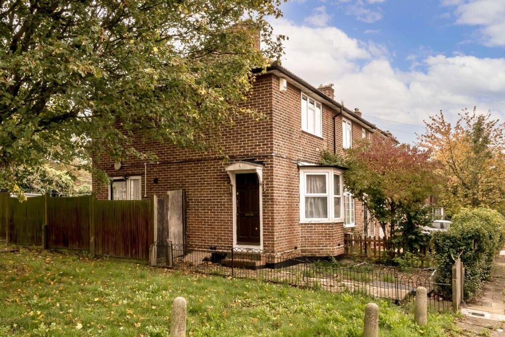 2 bed Detached for rent in Greenford. From Robertson Smith & Kempson - Ealing
