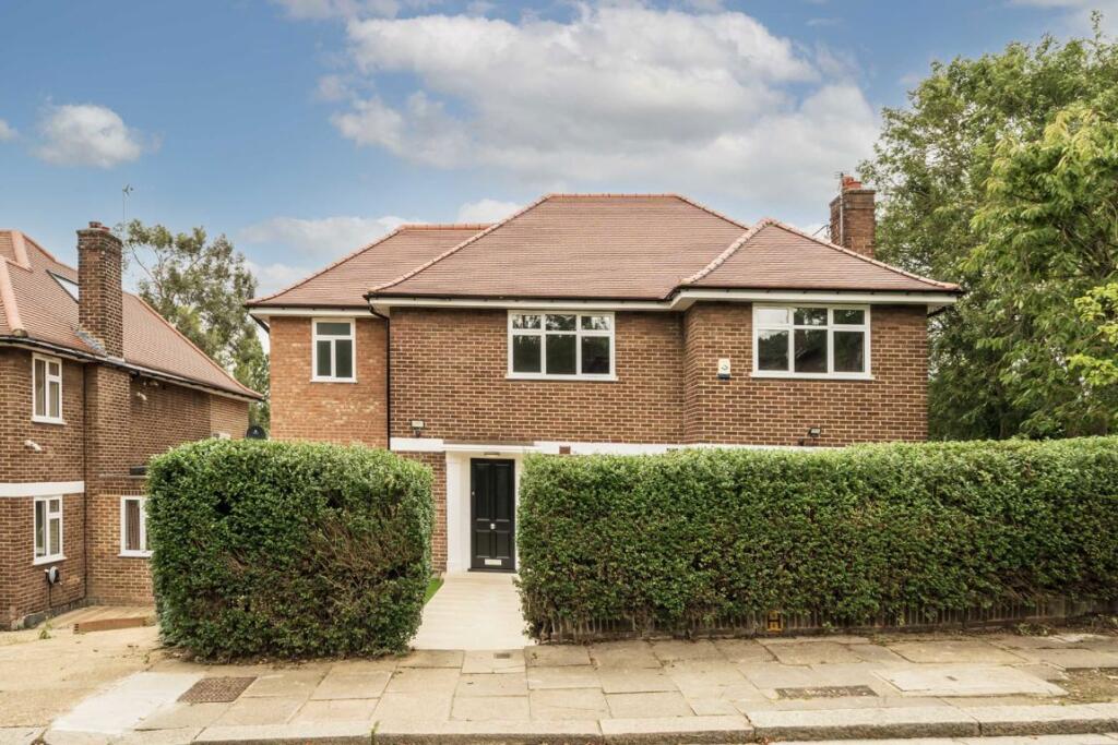 6 bed Semi Detached for rent in Acton. From Robertson Smith & Kempson - Ealing 6 bed Semi Detached for rent in Acton. From Robertson Smith & Kempson - Ealing