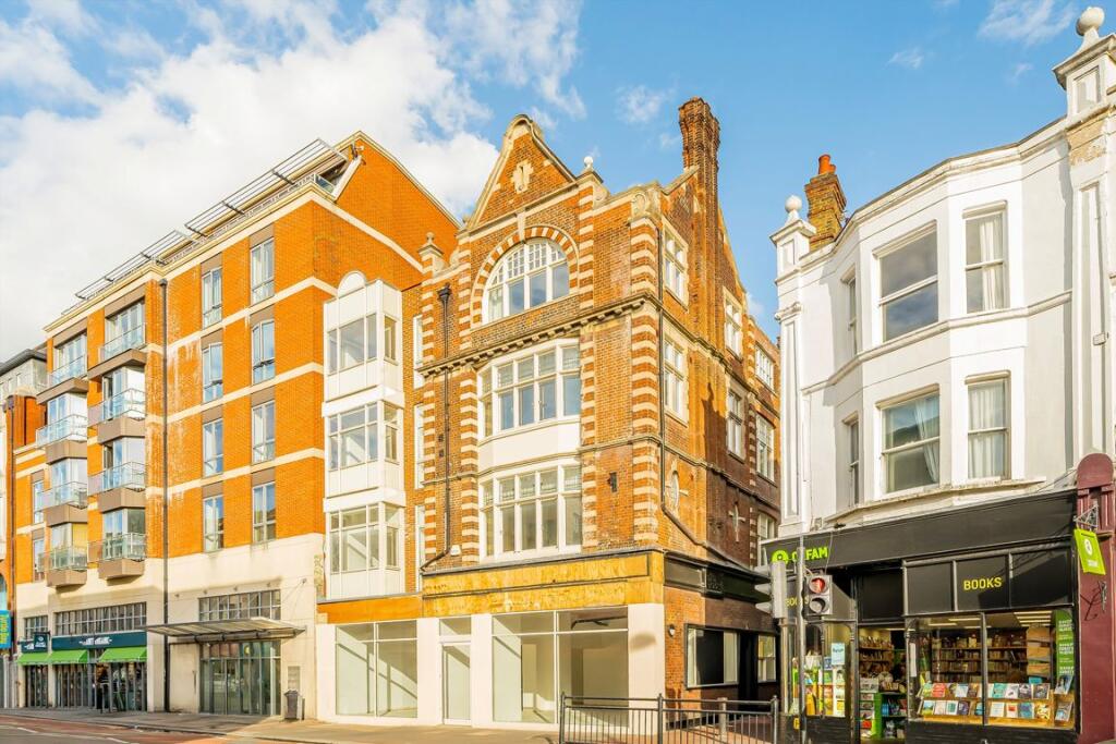2 bed 1st Floor Flat for rent in Acton. From Robertson Smith & Kempson - Ealing 2 bed 1st Floor Flat for rent in Acton. From Robertson Smith & Kempson - Ealing