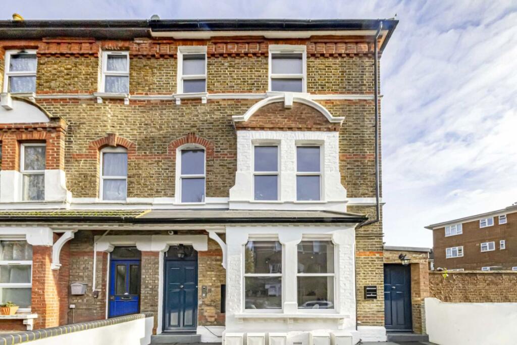 1 bed 1st Floor Flat for rent in Greenford. From Robertson Smith & Kempson - Ealing