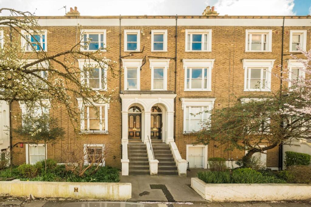 2 bed 1st Floor Flat for rent in Brentford. From Robertson Smith & Kempson - Ealing