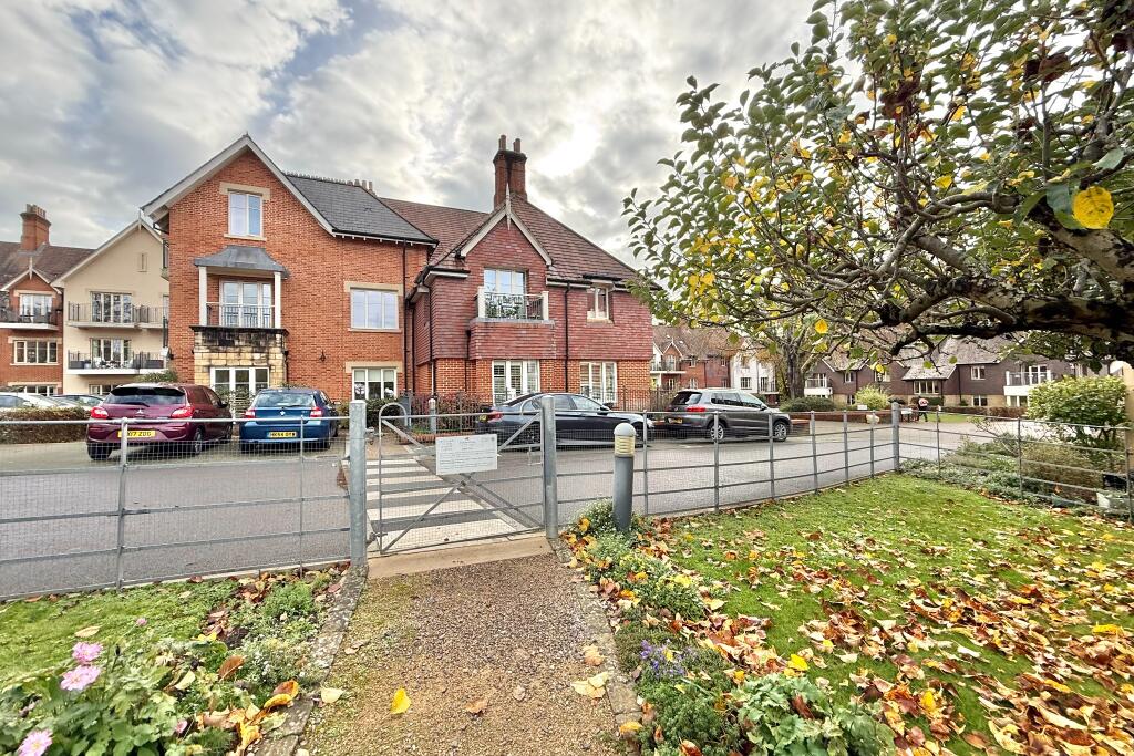 1 bed House (unspecified) for rent in Eastleigh. From Robinson Reade - Park Gate 1 bed House (unspecified) for rent in Eastleigh. From Robinson Reade - Park Gate