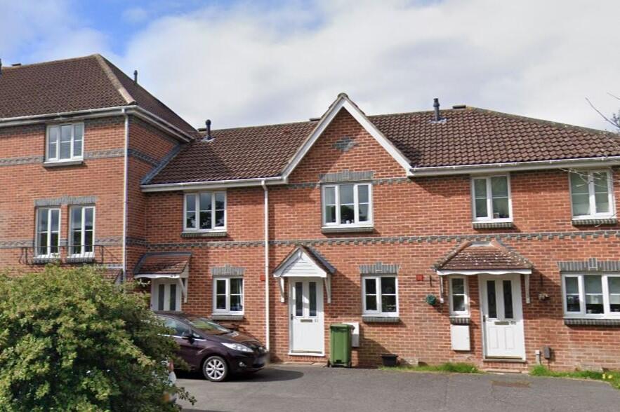 2 bed Mid Terraced House for rent in Segensworth. From Robinson Reade - Park Gate 2 bed Mid Terraced House for rent in Segensworth. From Robinson Reade - Park Gate