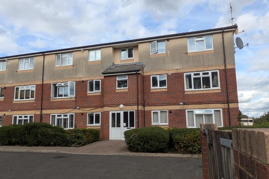 2 bed 1st Floor Flat for rent in Park Gate. From Robinson Reade - Park Gate 2 bed 1st Floor Flat for rent in Park Gate. From Robinson Reade - Park Gate