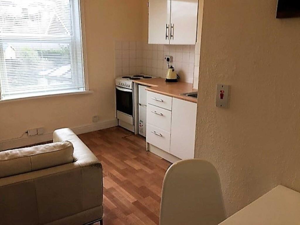 1 bed 1st Floor Flat for rent in Liversedge. From CPS Estates - Meltham