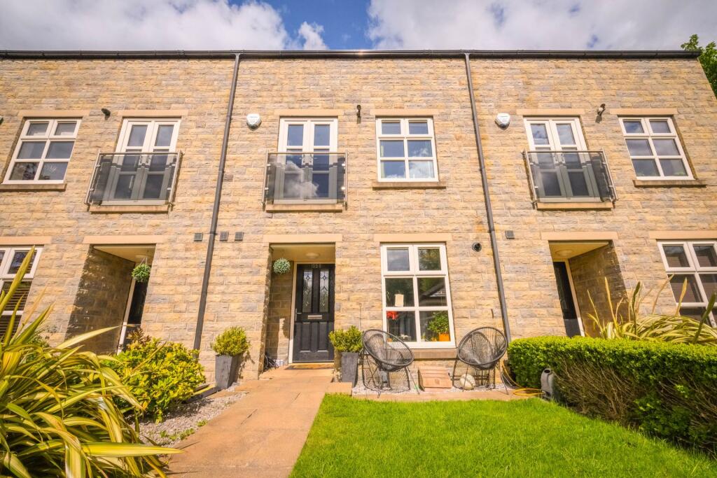 4 bed Town House for rent in Liversedge. From CPS Estates - Meltham