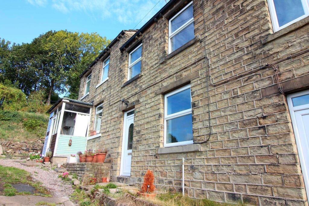2 bed Mid Terraced House for rent in Kirkburton. From CPS Estates - Meltham
