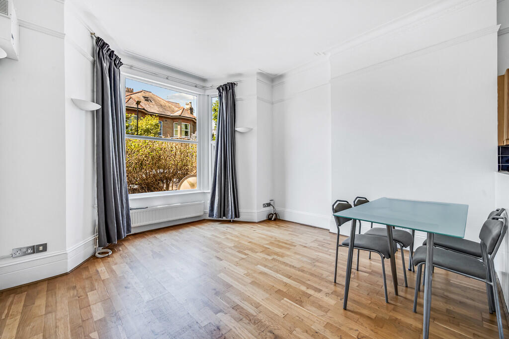 1 bed House (unspecified) for rent in Chiswick. From Russell Collins