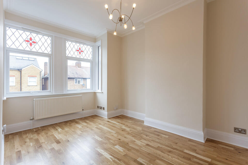 2 bed Apartment for rent in Brentford. From Russell Collins 2 bed Apartment for rent in Brentford. From Russell Collins