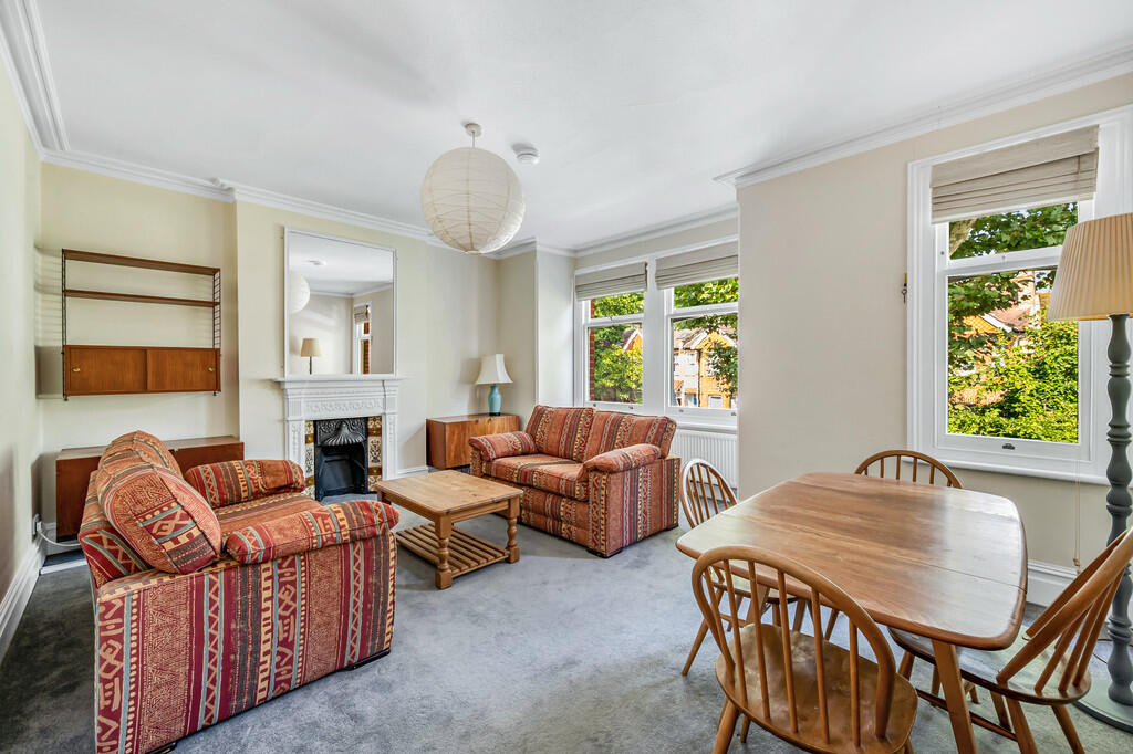2 bed Apartment for rent in Brentford. From Russell Collins