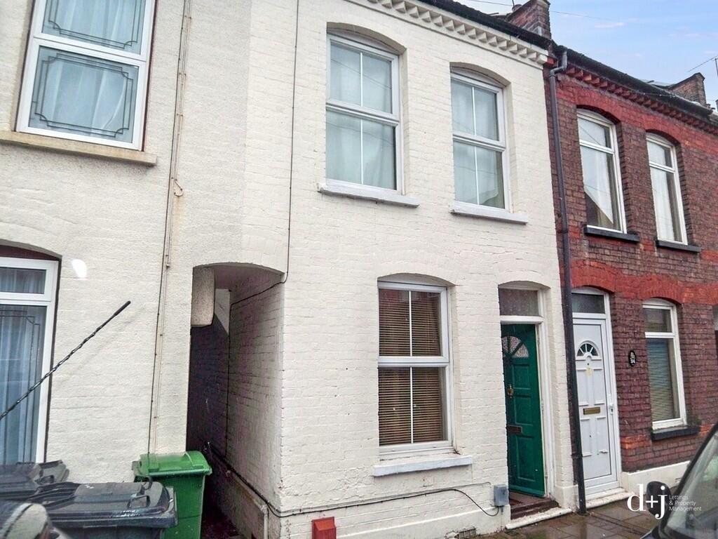 2 bed Mid Terraced House for rent in Luton. From D + J Lettings - Hitchin