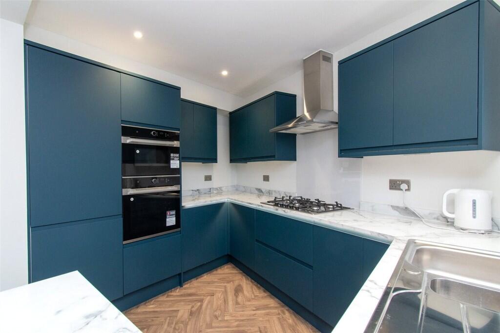 4 bed End of Terrace for rent in Hitchin. From D + J Lettings - Hitchin