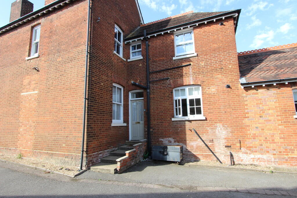 2 bed House (unspecified) for rent in Hitchin. From D + J Lettings - Hitchin
