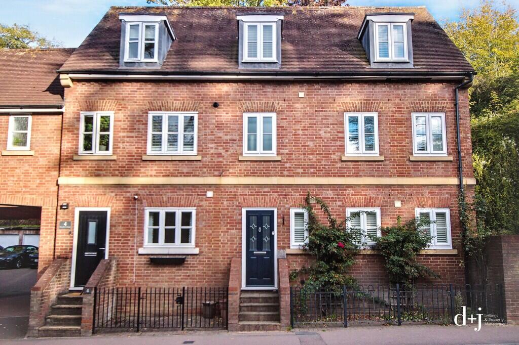 2 bed End of Terrace for rent in Gosmore. From D + J Lettings - Hitchin 2 bed End of Terrace for rent in Gosmore. From D + J Lettings - Hitchin