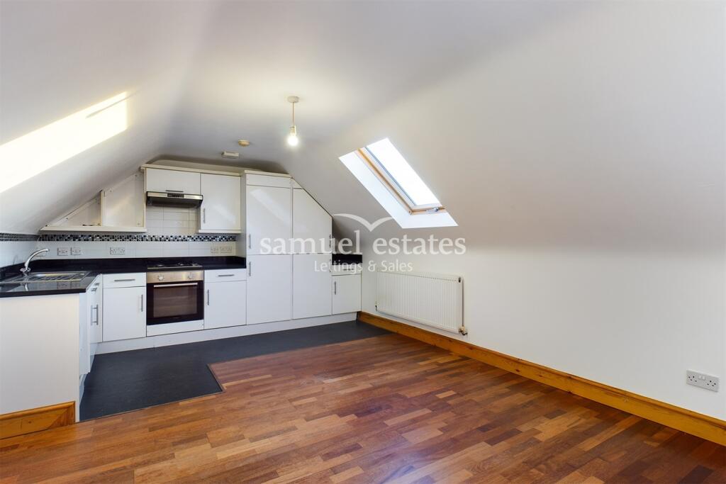 2 bed 1st Floor Flat for rent in London. From Samuel Estates
