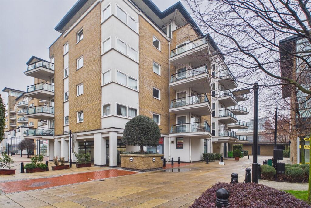 2 bed 1st Floor Flat for rent in London. From Samuel Estates