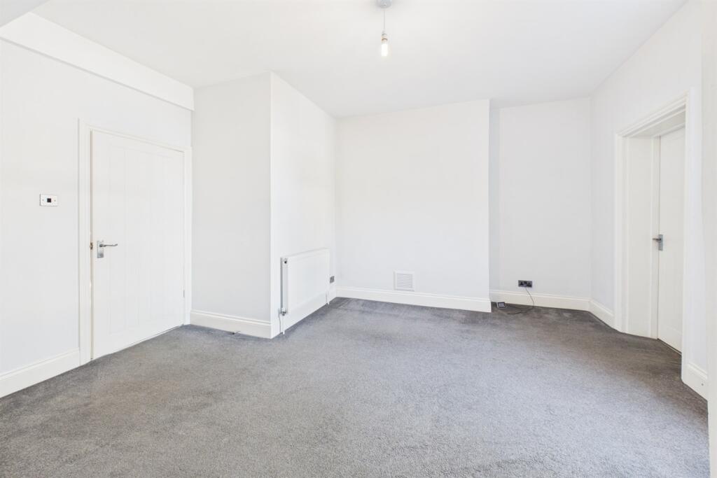 1 bed 1st Floor Flat for rent in Croydon. From Samuel Estates