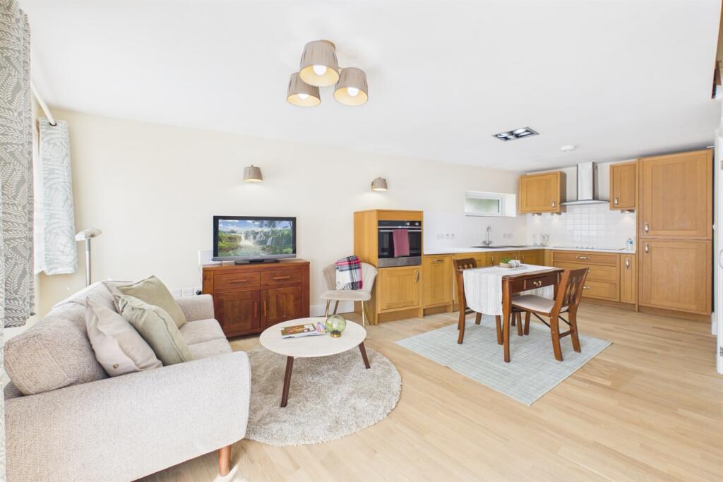 1 bed End of Terrace for rent in London. From Samuel Estates