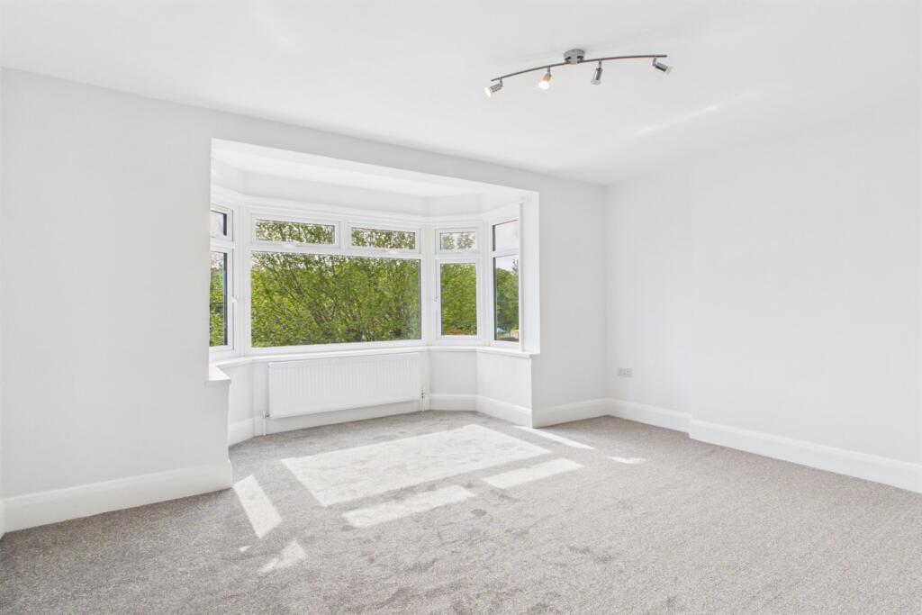 1 bed 1st Floor Flat for rent in Purley. From Samuel Estates
