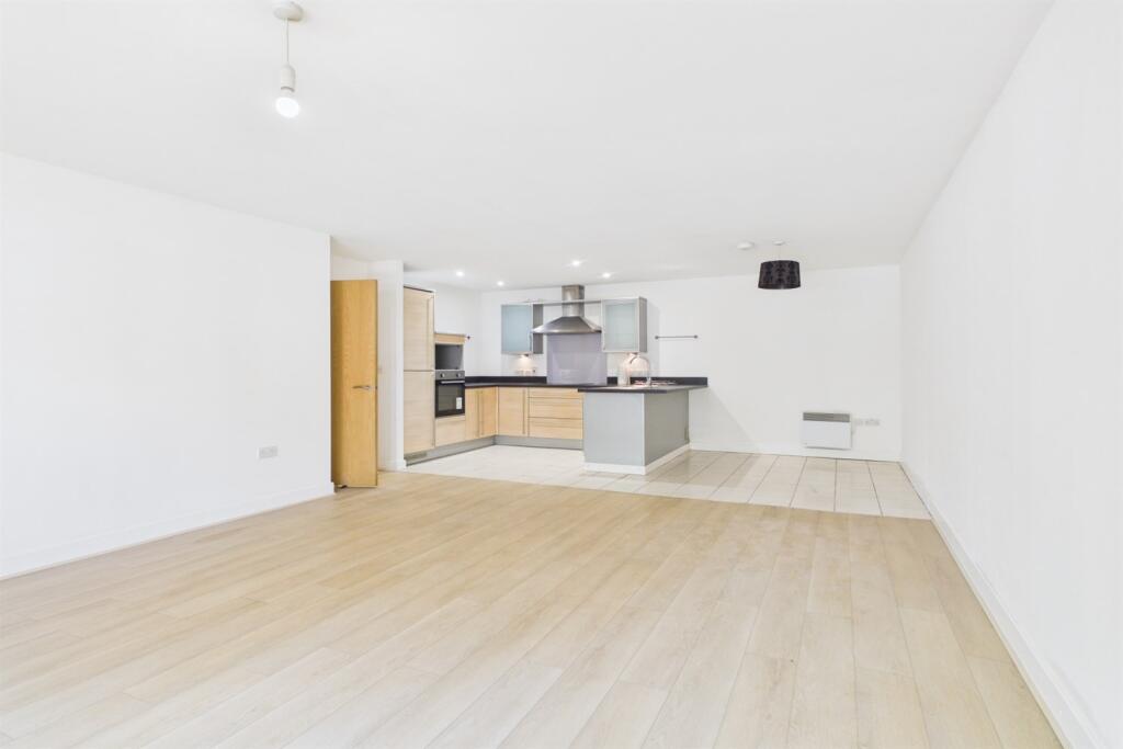 2 bed 1st Floor Flat for rent in Croydon. From Samuel Estates