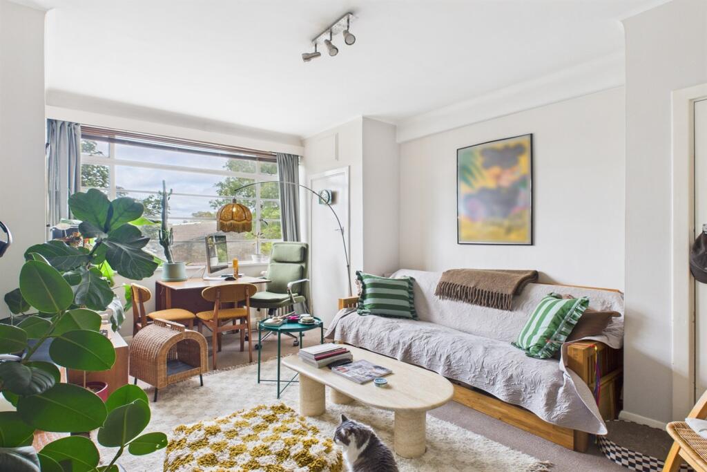 1 bed 1st Floor Flat for rent in Streatham. From Samuel Estates