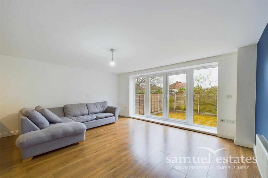 3 bed End of Terrace for rent in London. From Samuel Estates
