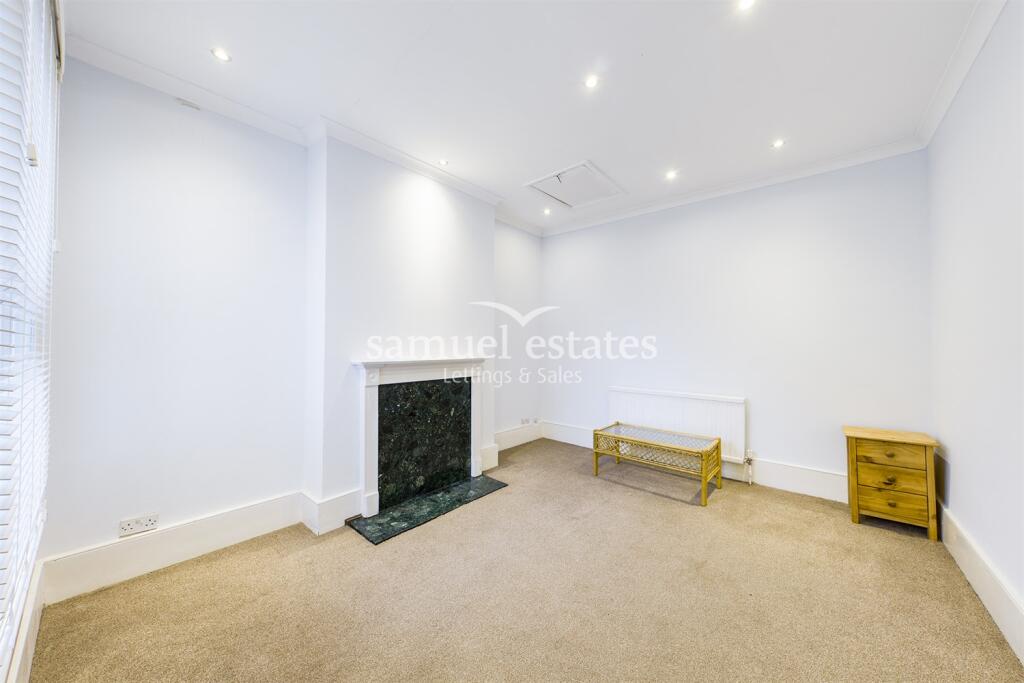 1 bed 1st Floor Flat for rent in London. From Samuel Estates