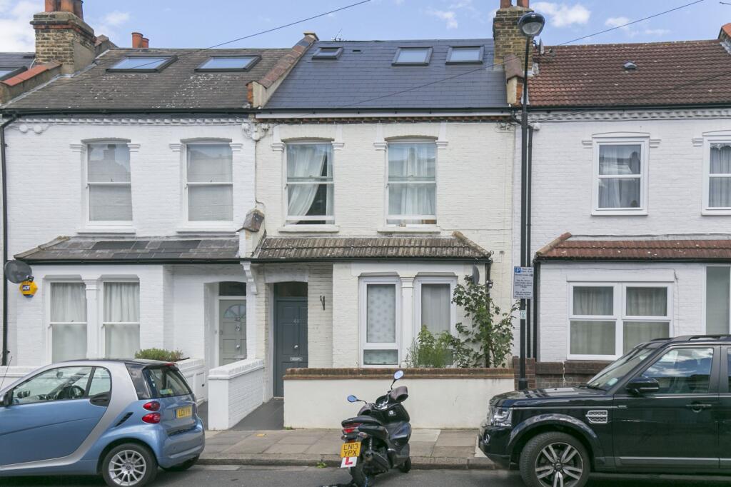 1 bed 1st Floor Flat for rent in London. From Samuel Estates