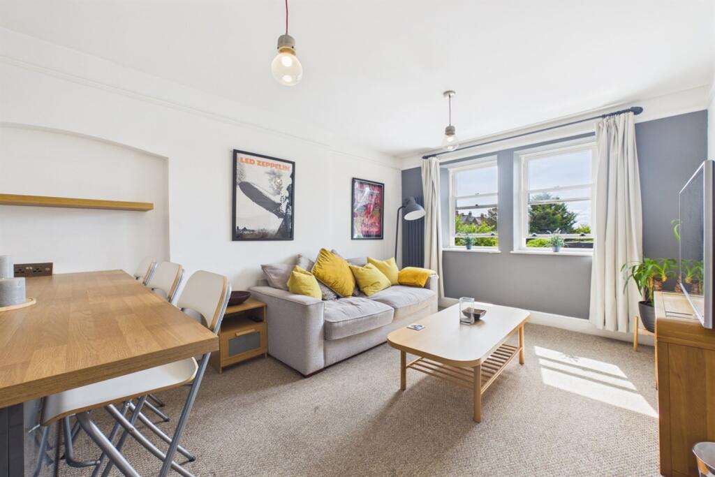 2 bed 1st Floor Flat for rent in London. From Samuel Estates