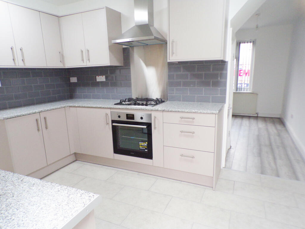 2 bed Mid Terraced House for rent in West Ham. From Samuel King Estate Agents