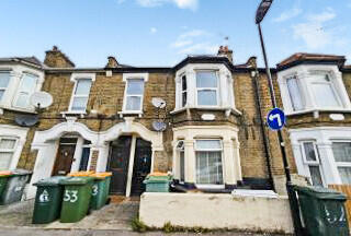 3 bed 1st Floor Flat for rent in London. From Samuel King - Canning Town 3 bed 1st Floor Flat for rent in London. From Samuel King - Canning Town