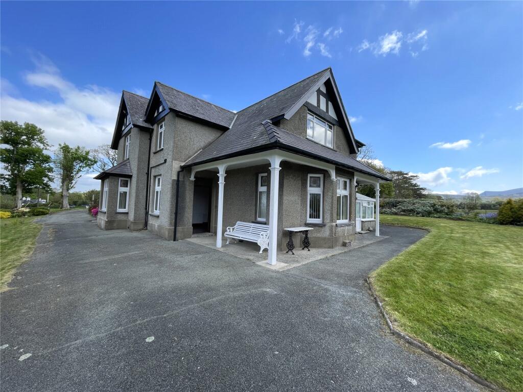 4 bed Semi Detached for rent in Dinas. From Dafydd Hardy - Caernarfon 4 bed Semi Detached for rent in Dinas. From Dafydd Hardy - Caernarfon