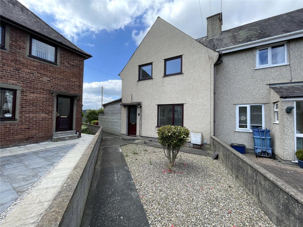 3 bed Semi Detached for rent in Bontnewydd. From Dafydd Hardy - Caernarfon