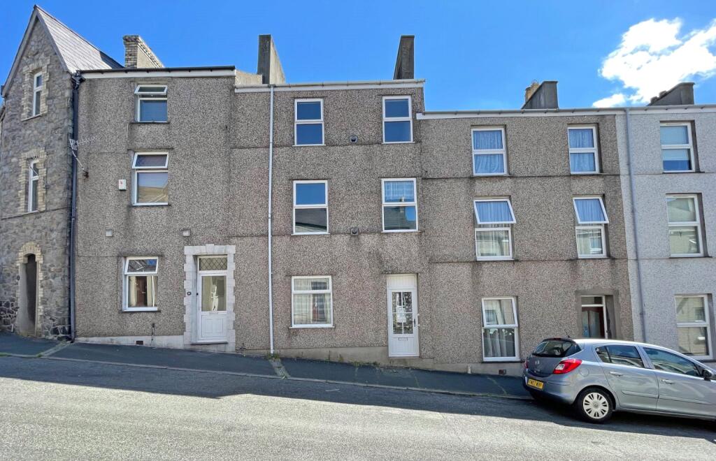 4 bed Mid Terraced House for rent in Caernarfon. From Dafydd Hardy - Caernarfon 4 bed Mid Terraced House for rent in Caernarfon. From Dafydd Hardy - Caernarfon
