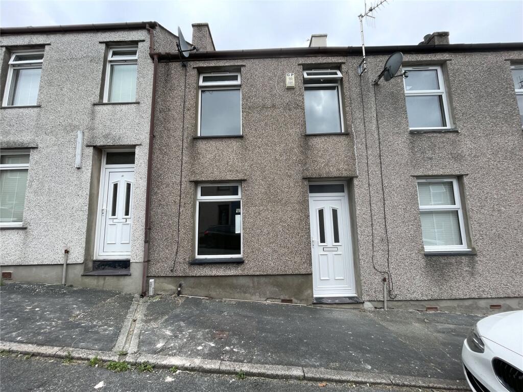 2 bed Mid Terraced House for rent in Caernarfon. From Dafydd Hardy - Caernarfon